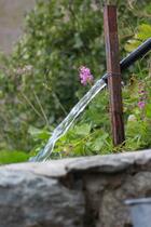 Une source approvisionne le refuge en eau ...8° maximum Une source approvisionne le refuge en eau ...8° maximum